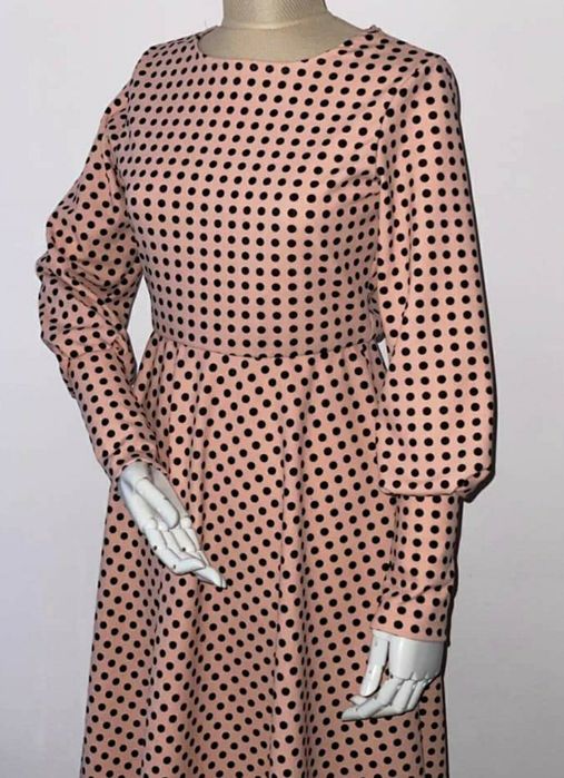 Rochie roz cu buline negre