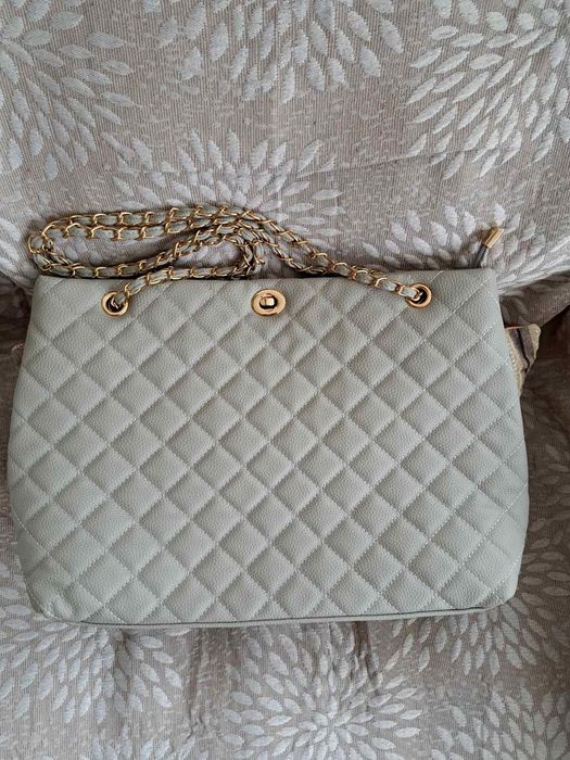 Дамски чанти среден размер