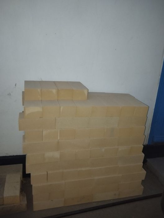 Продам жёлтые кирпичи новые