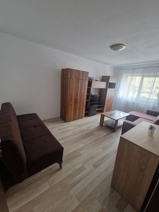 Închiriez apartament cu 3 camere/etaj 1