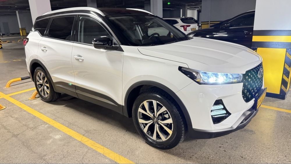 Chery Tiggo 7 pro premium oq qora tomlisi juda noyab uchraydigani