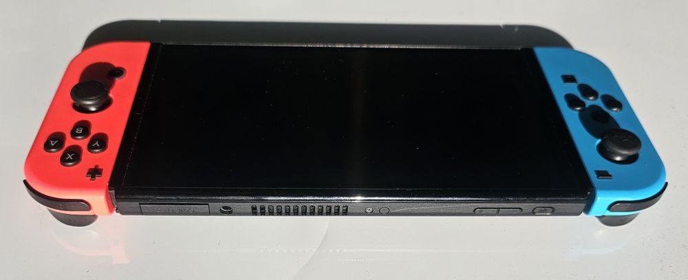 Nintendo Switch (V2)