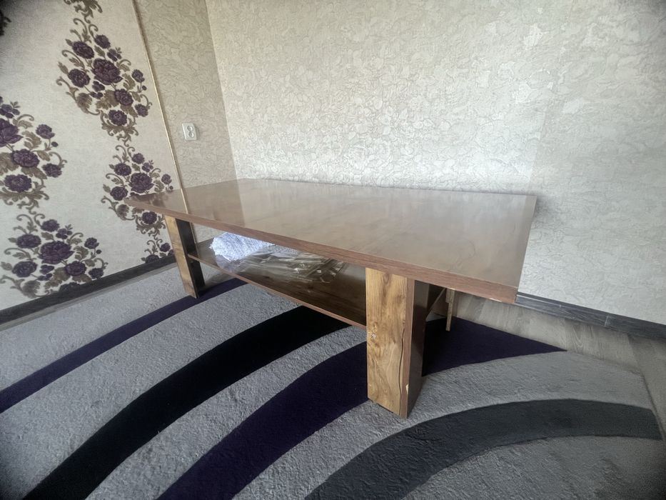 Қонақ бөлмеге үстел сатылады