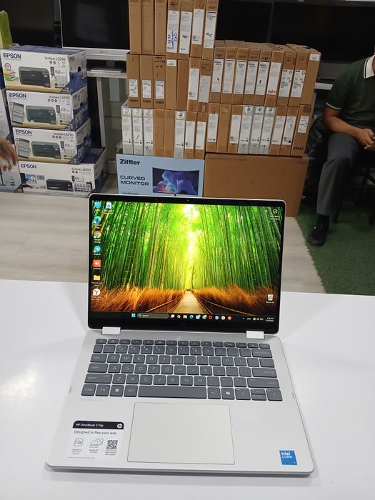 Hp omnibook core7-150u 16/512