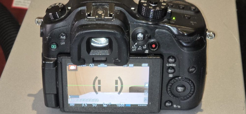 Panasonic GH4 + Lens Panasonic Lumix G 14mm f/2.5