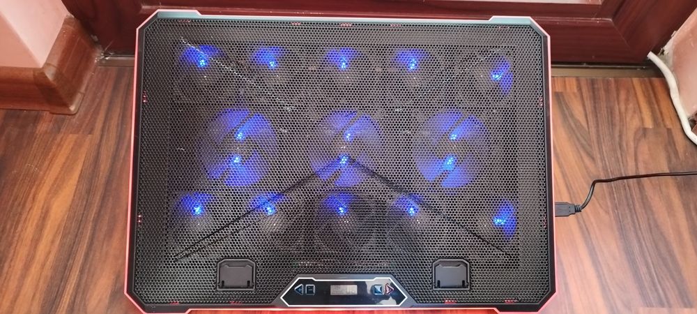 Cooler Gaming RGB pentru Laptop, 15.6-17.3 inch, cu 13 ventilatoare
