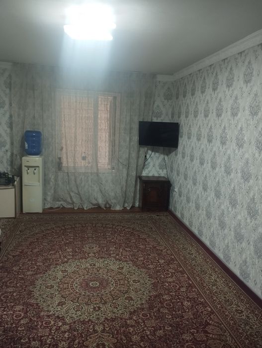 Жомбой марказида ховли сотилади