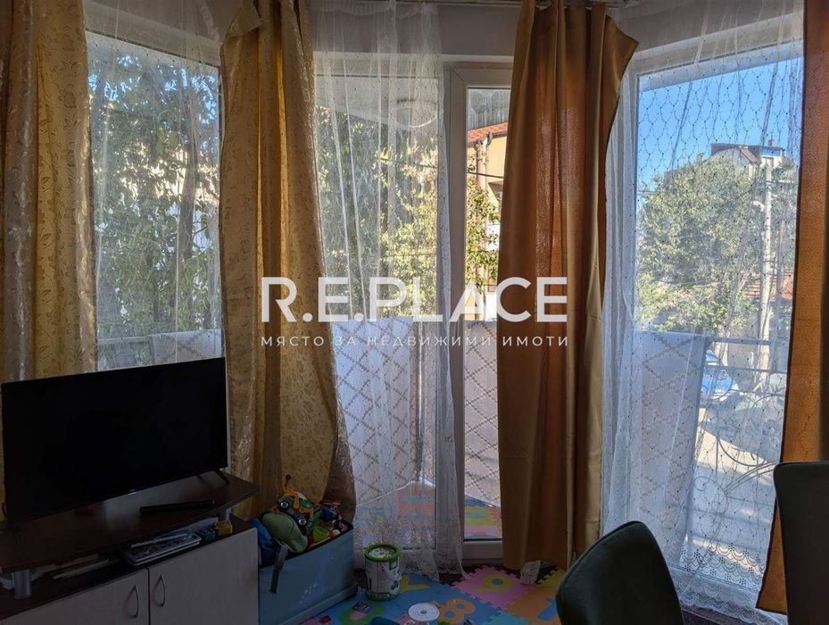 Дава се под наем Двустаен апартамент в Варна, Аспарухово - 75 кв.м за 382.5 € - Снимка #2