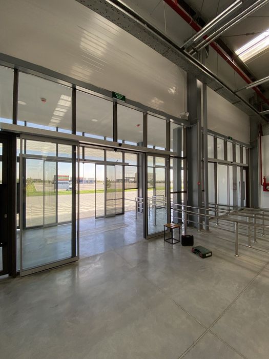 Сенсорные двери Dormakaba