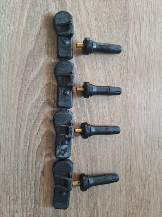 Оригинални  датчици  TPMS Рено Трафик  2017 г