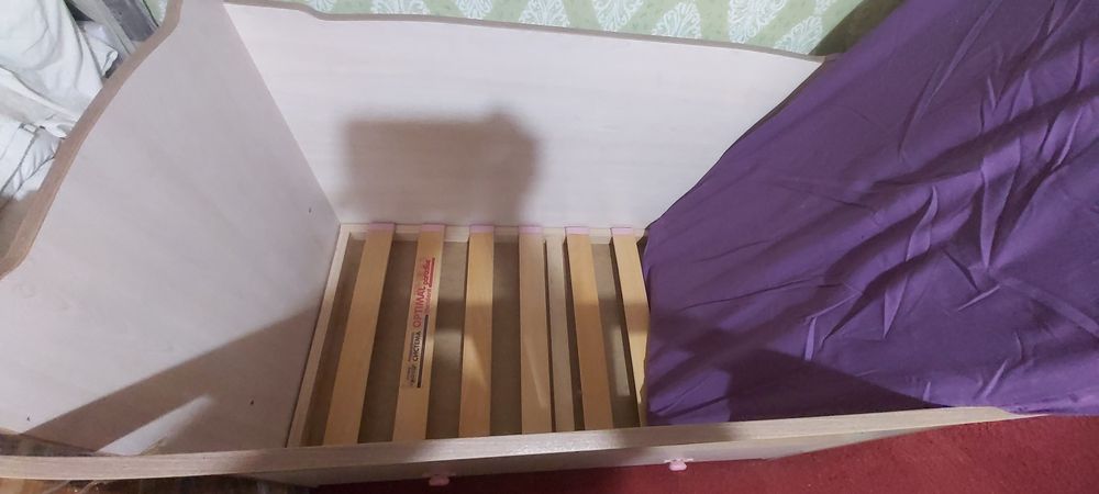 Детско легло с матрак 120/60 и малко легло люлка