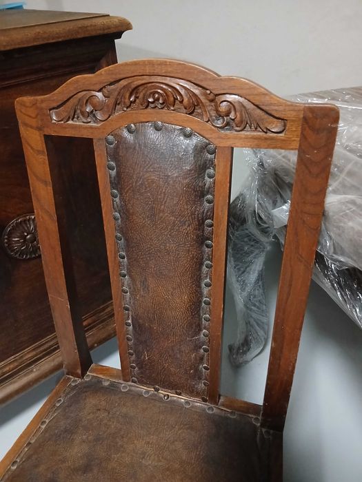 Комплект старинни мебели бюфет, витрина, маса, 6 стола