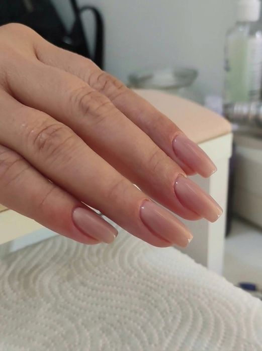 Chemarea specialistului în manichiură/pedichiură la domiciliu