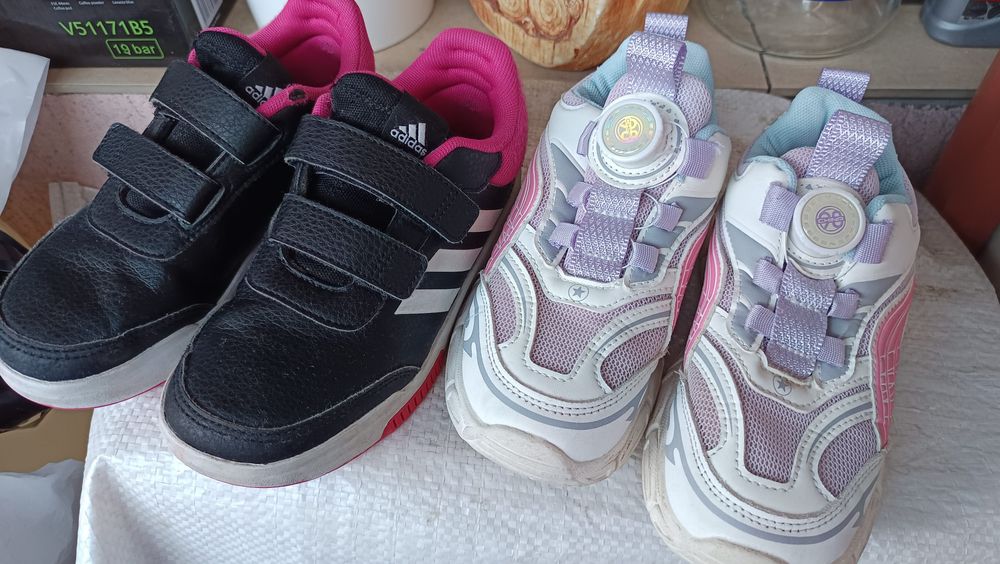 Продавам лот детски обувки