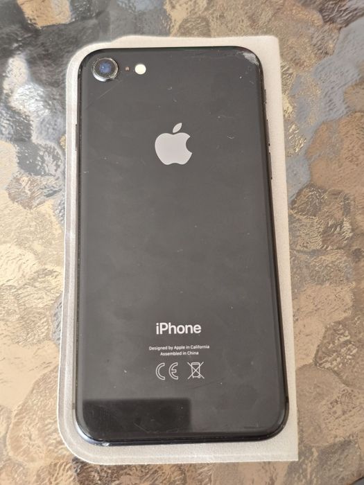 Iphone 8.      .
