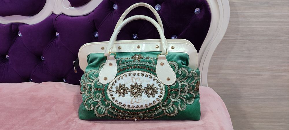 Сумка новая вышетая ручной работы