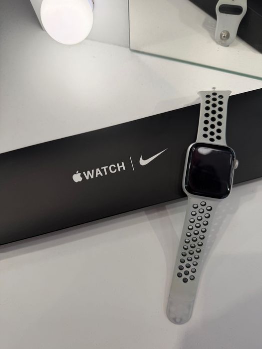 Часовник apple watch