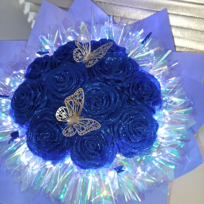Светящийся букет роз