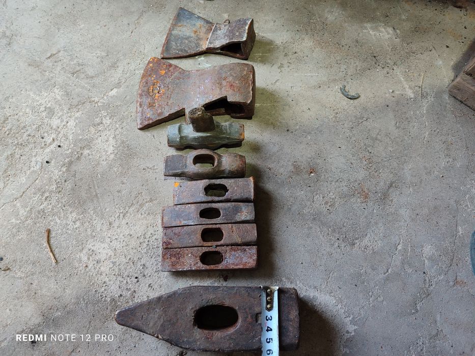 молотки, кастрюля и пр.