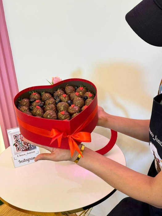 Клубника в шоколаде, фрукты в шоколаде. Шоколадли клубника САМАРКАНД