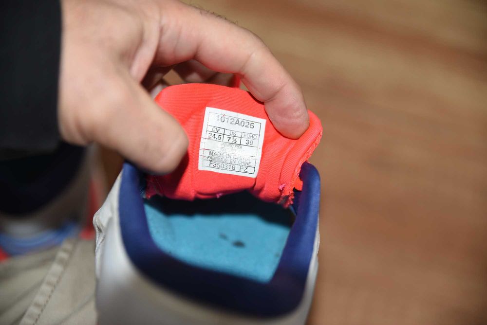 Asics оригинални дамски маратонки, размер 39