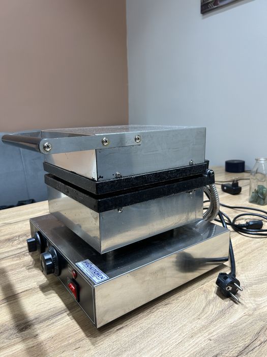 Вафельница, вафли