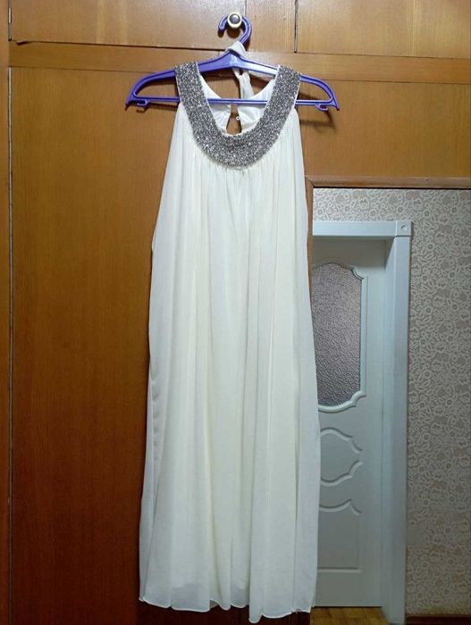 Продаются   хорошие вещи  б/у на девушку 18-20 лет летние и зимние