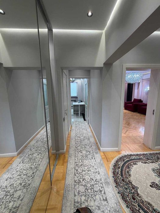 Продается 3х ком С ремонтом с техникой массив Эльбек, Инфинити