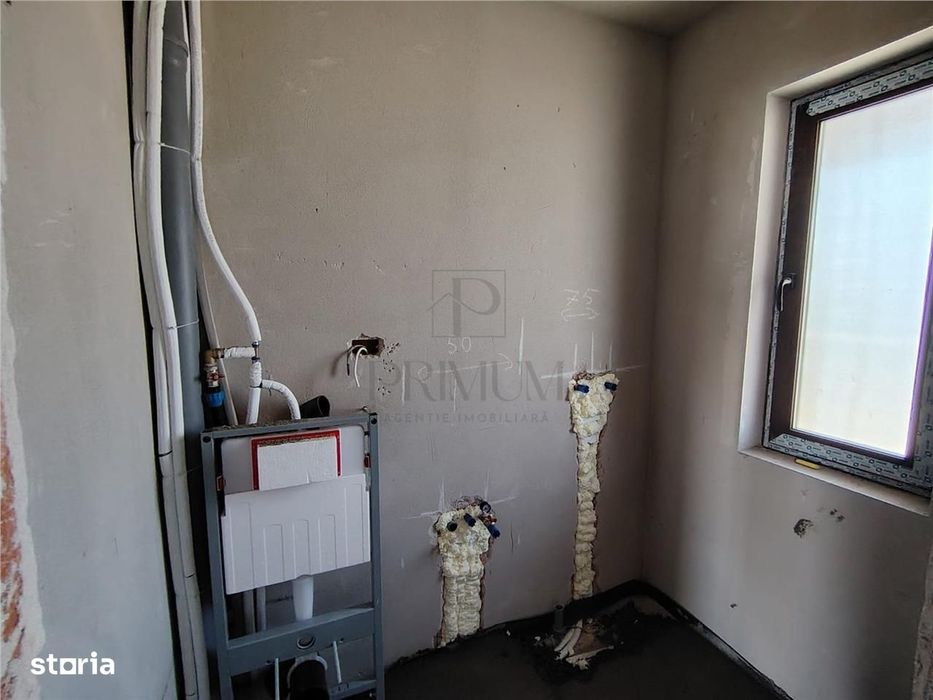 Duplex despartit prin C.T.- dormitor la parter - canalizare