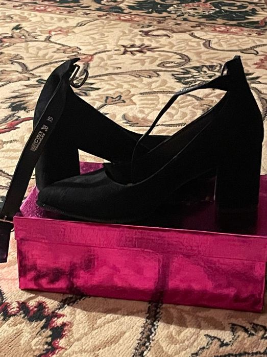 Замшевые туфли новые