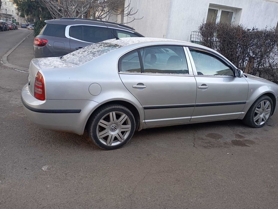 Vând Skoda superb urgent