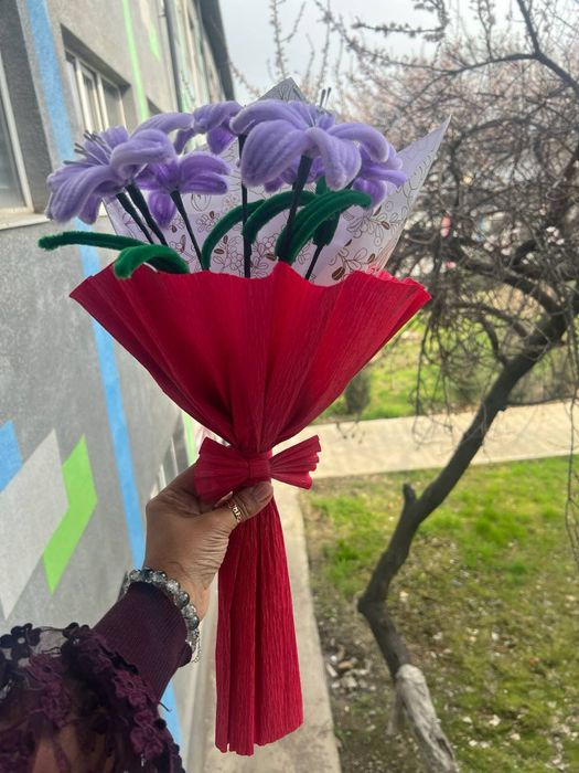 Momiq gul qoʻldan yasalgan, suliymaydigan buketlar.