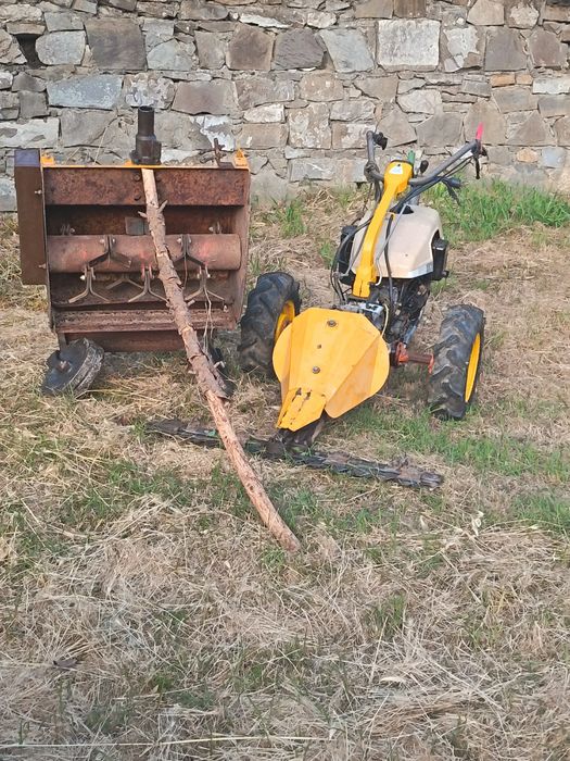 Motocultor cu cositoare si tocator de resturi vegetali