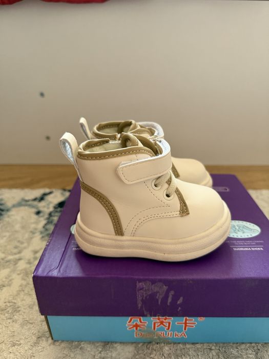 Детские демисезонные ботинки