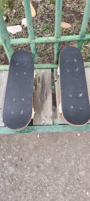 Skateboard și protectii