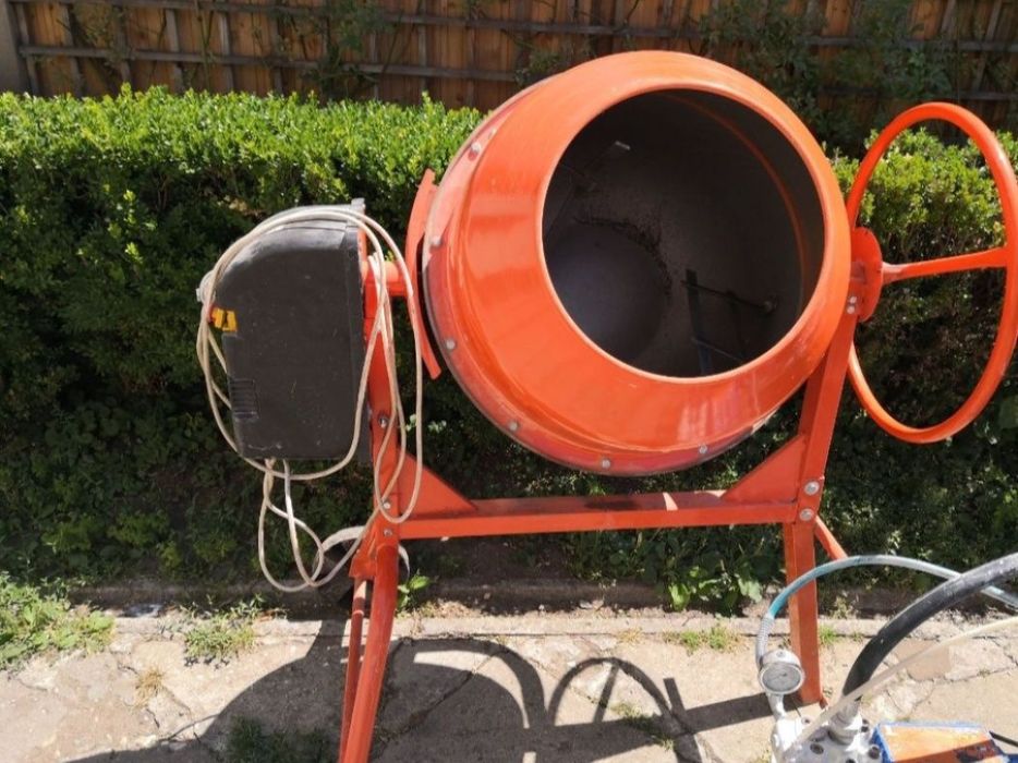 Vând/Închiriez utilaje de constructii