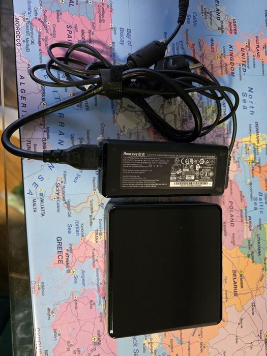 Intel NUC 8 core i5 8259U 8GB RAM 512 SSD