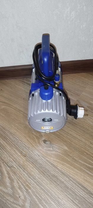 Продам вакуумный насос VP115