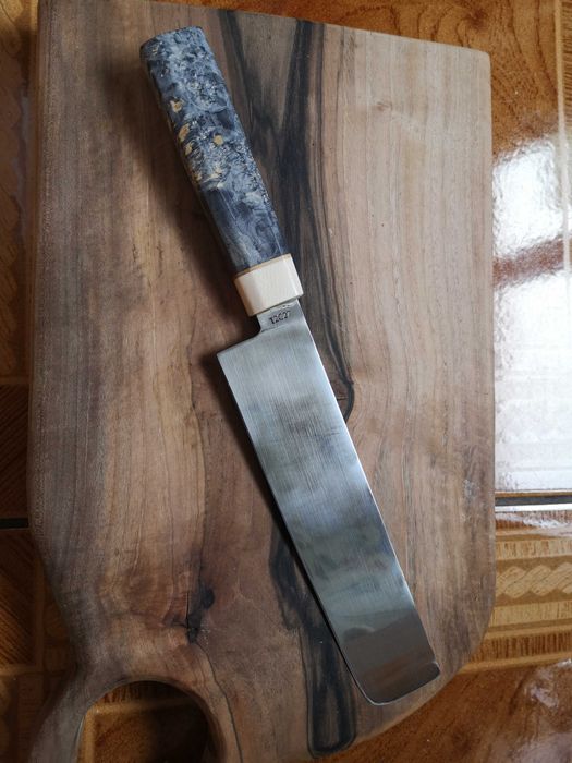 Cutite vanatoare si bucatarie