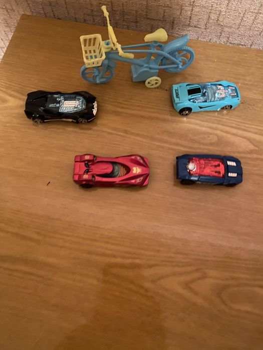 Продаю игрушки смотрите фото все и мои обьявления пишите в телеграм и