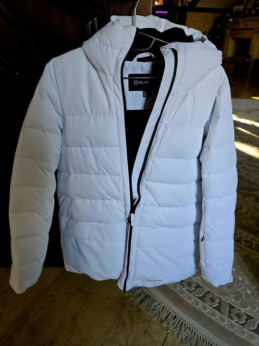 Продаю горнолыжную женскую куртку