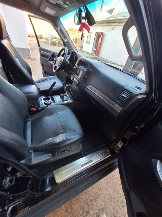 Mitsubishi Pajero 2011 года