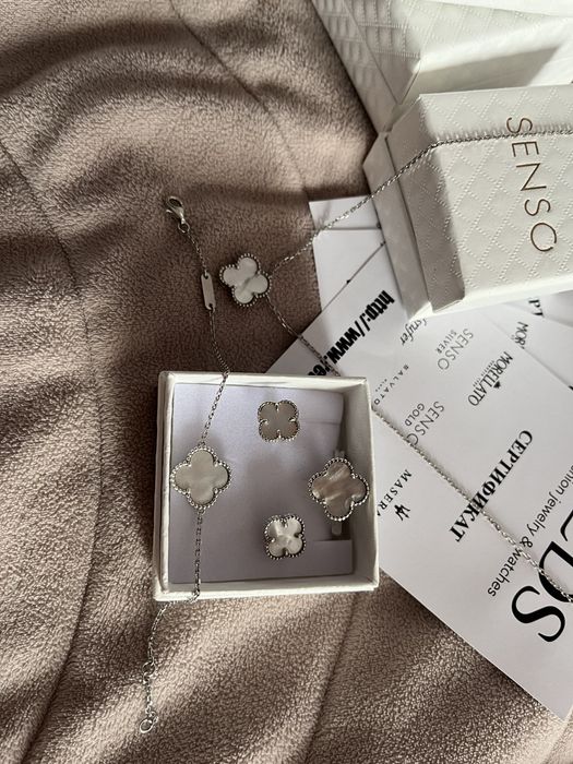 Сребърни обеци и сребърно колие