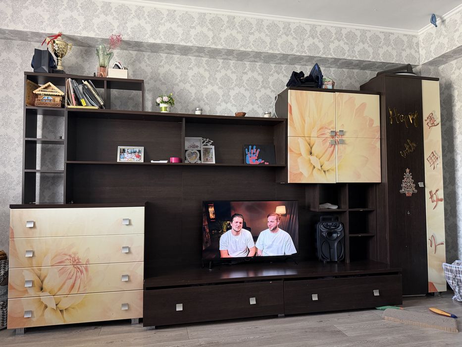 Продам стенку с шкафом