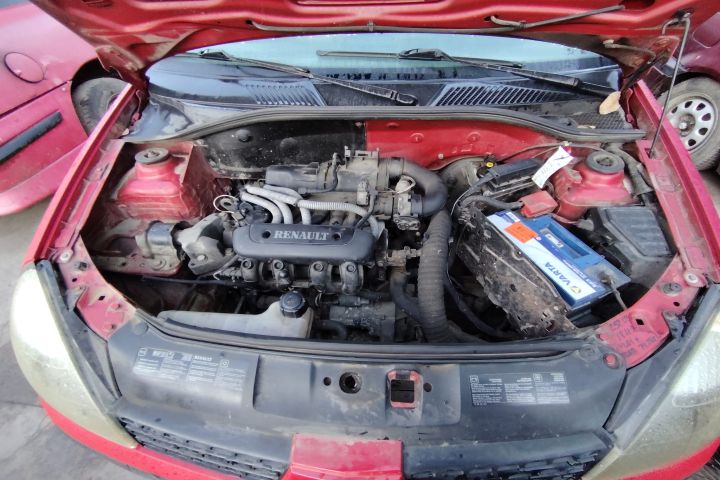 Fuzeta fata dreapta Renault Clio 2005 1.2 MT (75 hp)