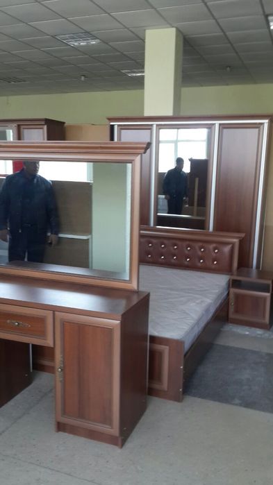 Спальный гарнитур