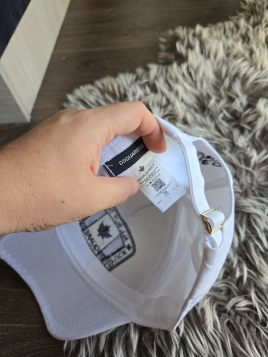 Sapca Dsquared2 Flag alb cu negru Premium