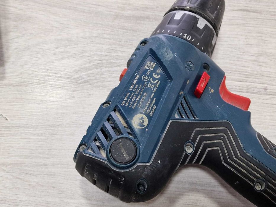 Акумулаторен винтоверт Bosch Blue GSR 18V-21 + батерия и зарядно