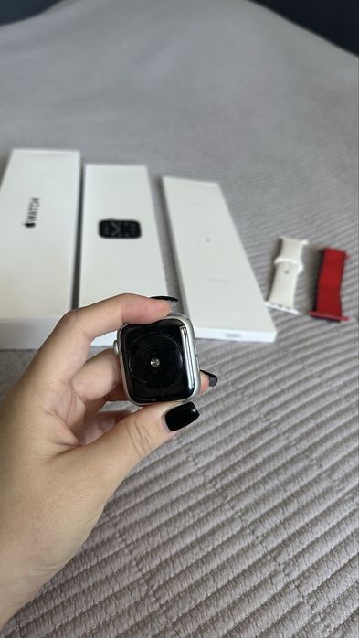 Продам Apple Watch SE Silver 44мм