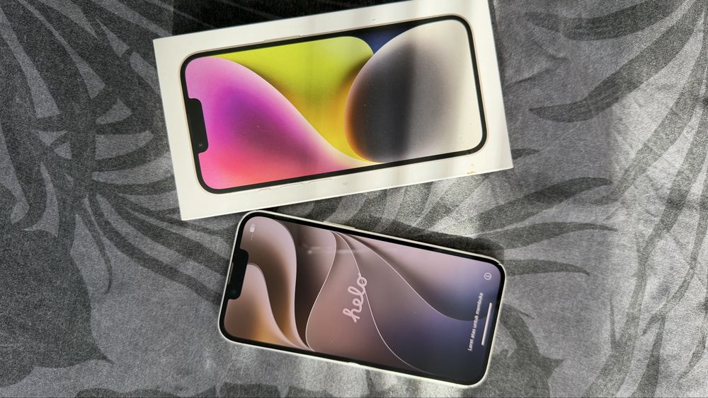 Продам iPhone 14